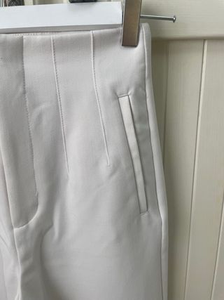 Pantalón de traje blanco