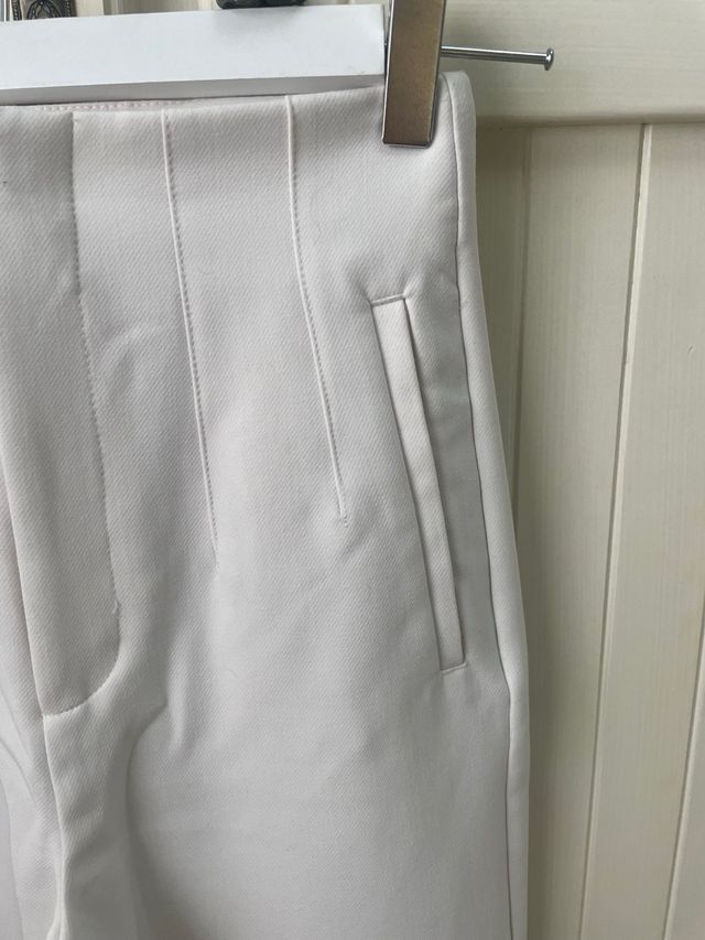 Pantalón de traje blanco