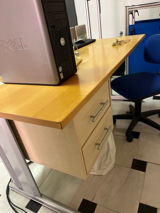 Escritorio madera y metal