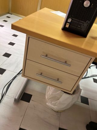 Escritorio madera y metal