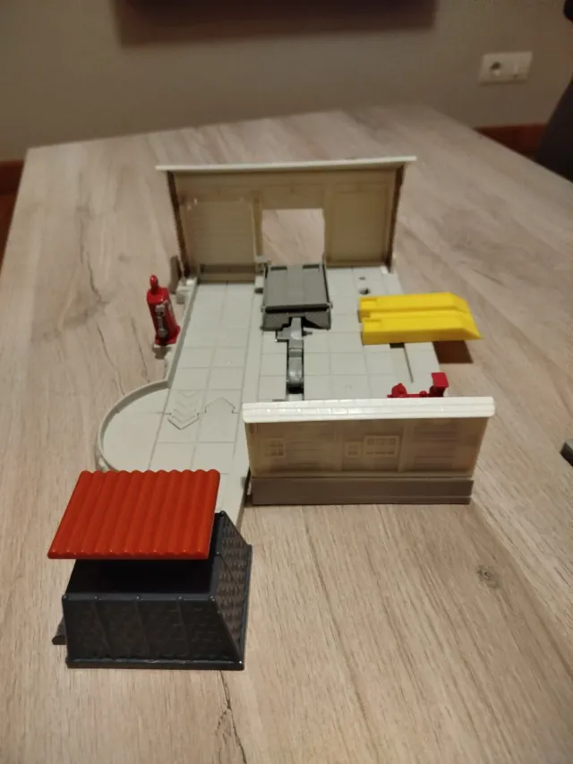 Pista Cars Disney Smokey's Garage