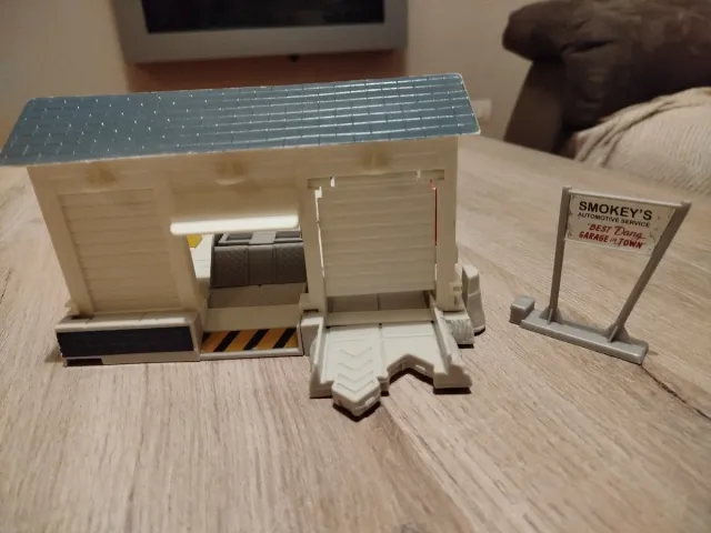 Pista Cars Disney Smokey's Garage