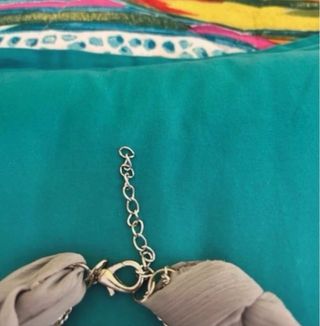 Collana artigianale con fiore e perle