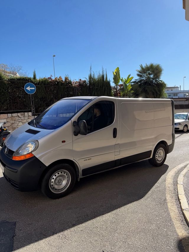 RENAULT TRAFIC 2.5 DCI 135 CV