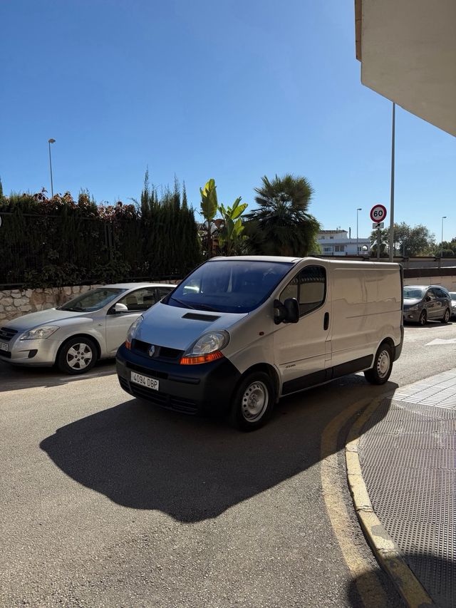 RENAULT TRAFIC 2.5 DCI 135 CV