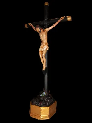 Cristo crucificado en cruz