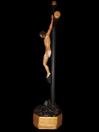 Cristo crucificado en cruz