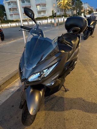 Moto scooter Kawasaki J300