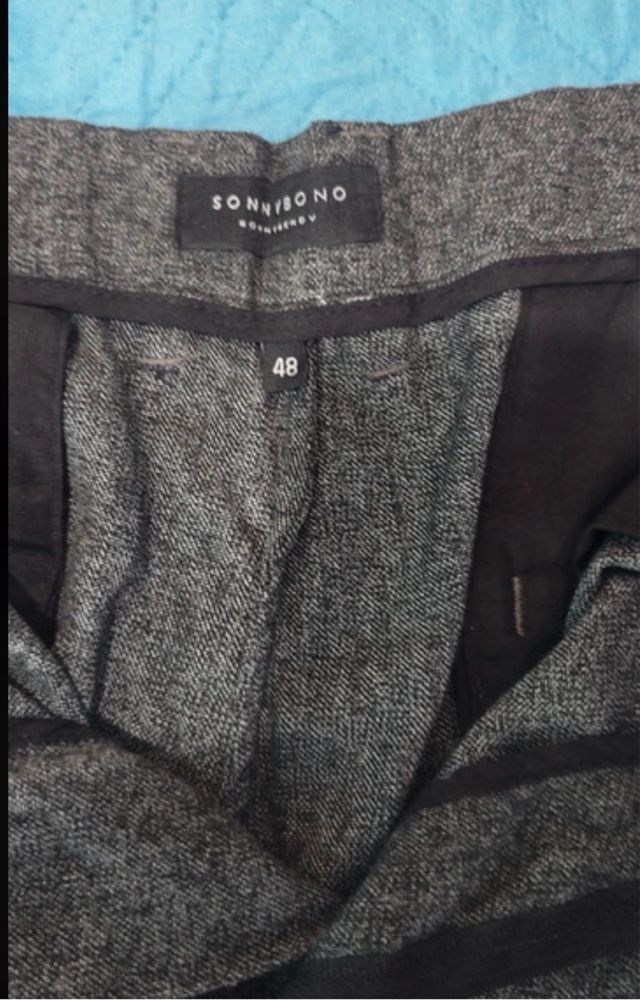 Pantaloni grigi taglia 48