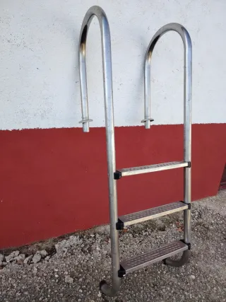 Escalera Piscina Metálica