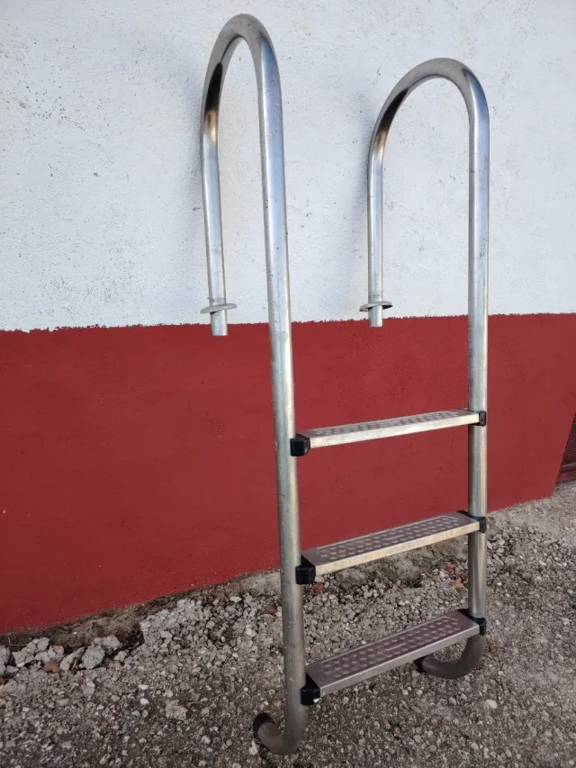 Escalera Piscina Metálica
