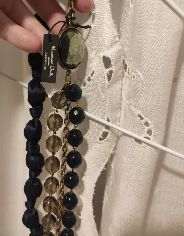 Collar Massimo Dutti en tonos azul, ahumado y dora