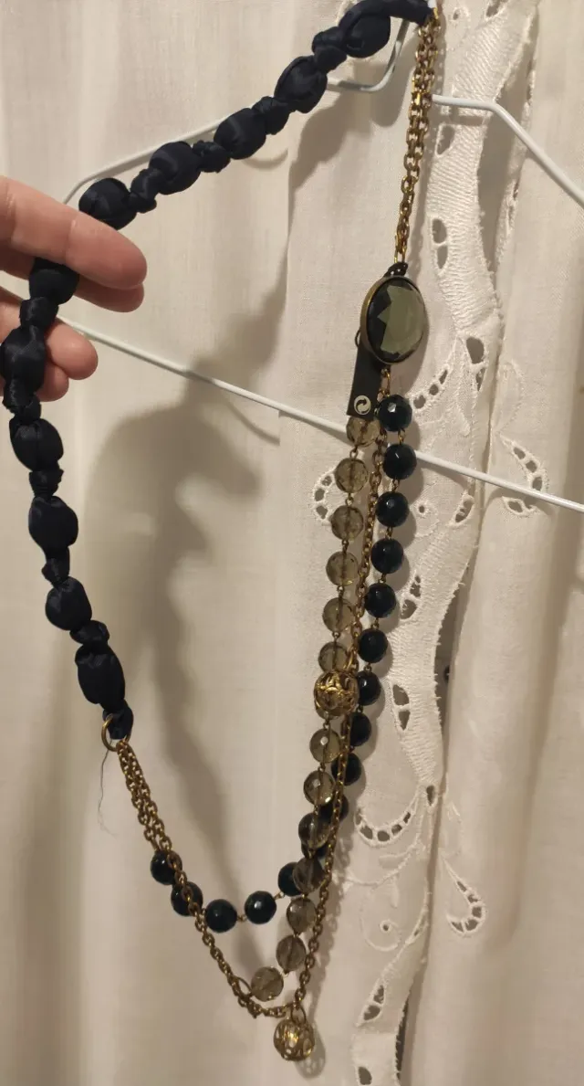 Collar Massimo Dutti en tonos azul, ahumado y dora