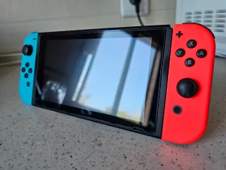 Nintendo Switch Azul y Rojo