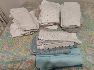 CHOLLO. Cuna bebé con colchón, sábanas, nórdico...