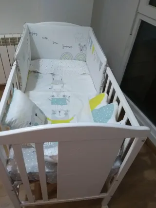 CHOLLO. Cuna bebé con colchón, sábanas, nórdico...