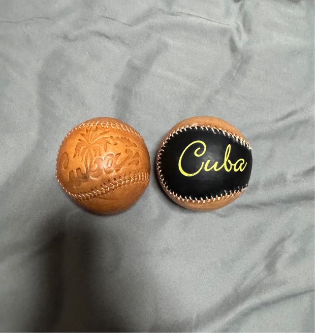 Bolas de béisbol de colección Cuba