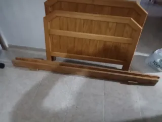 Cama individual de madera