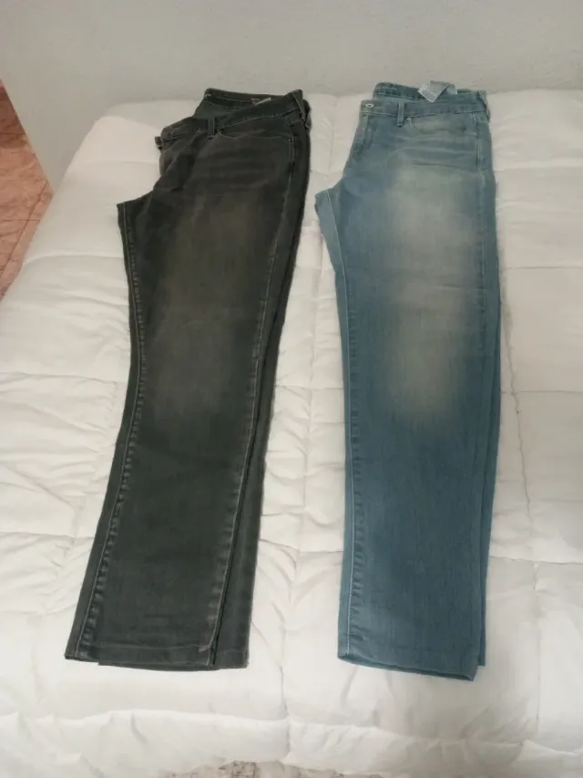 Lote 2 Vaqueros Levi's Mujer
