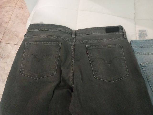Lote 2 Vaqueros Levi's Mujer