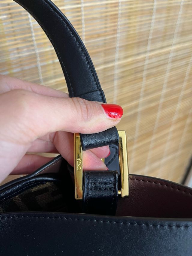 Borsa Fendi Peekaboo Pelle Nera