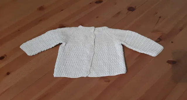 Conjunto Chaqueta y Gorrito Bebé Tejido