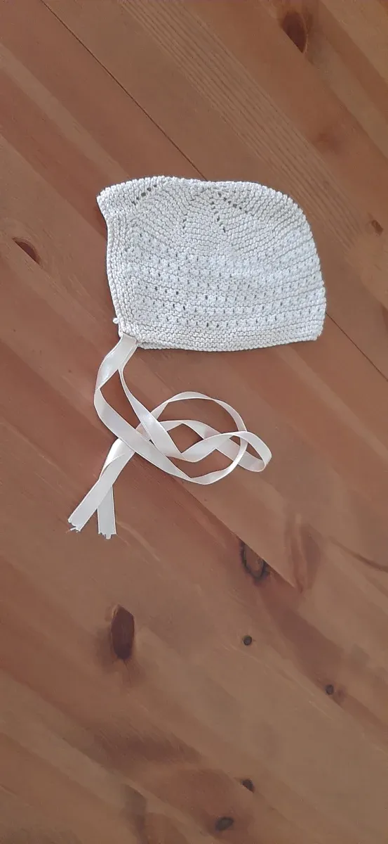 Conjunto Chaqueta y Gorrito Bebé Tejido