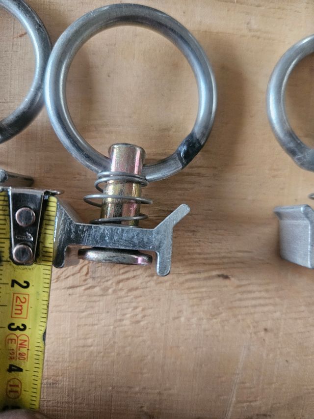 Enganches para perfil aeronáutico