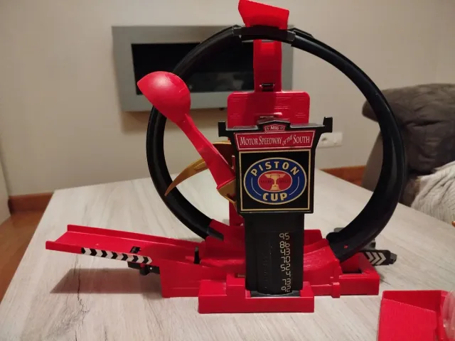 Pista Cars Disney Piston Cup