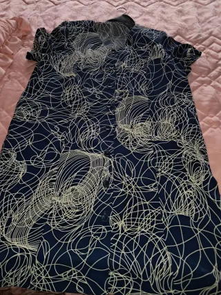 Se vende lote de ropa de 2 mano.
