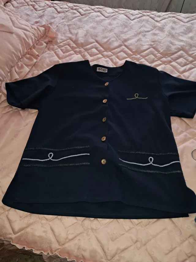 Se vende lote de ropa de 2 mano.