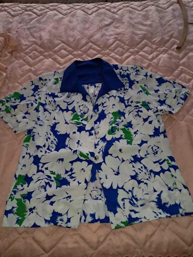 Se vende lote de ropa de 2 mano.