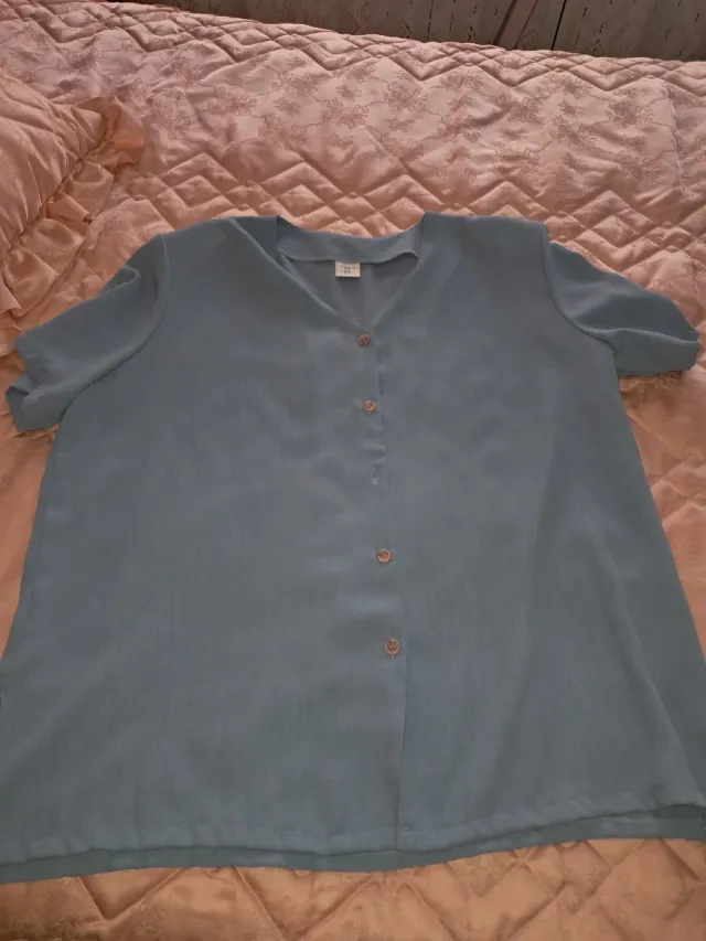 Se vende lote de ropa de 2 mano.