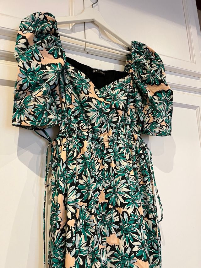 Vestido Zara flores midi