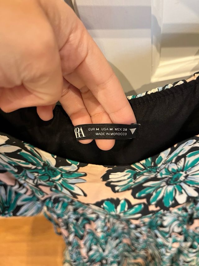 Vestido Zara flores midi