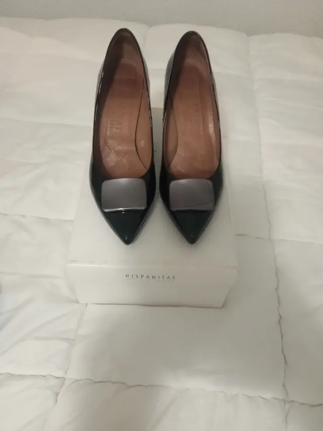 Zapatos de salón negros Hispanitas