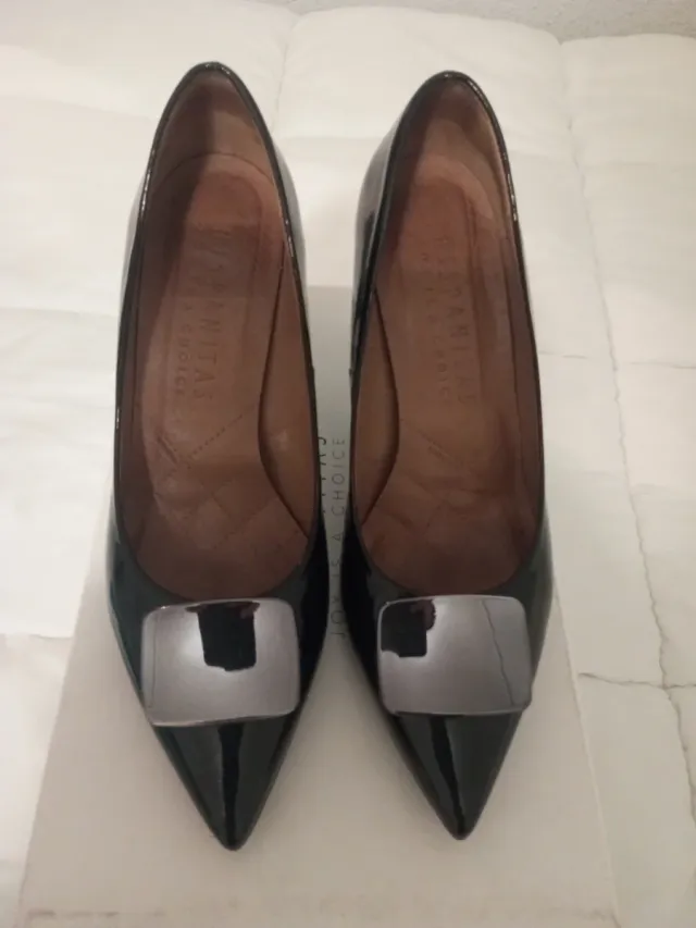 Zapatos de salón negros Hispanitas