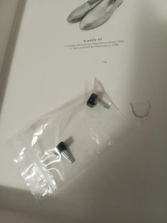 Zapatos de salón negros Hispanitas