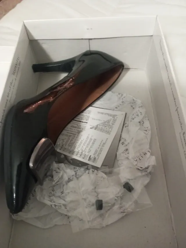 Zapatos de salón negros Hispanitas