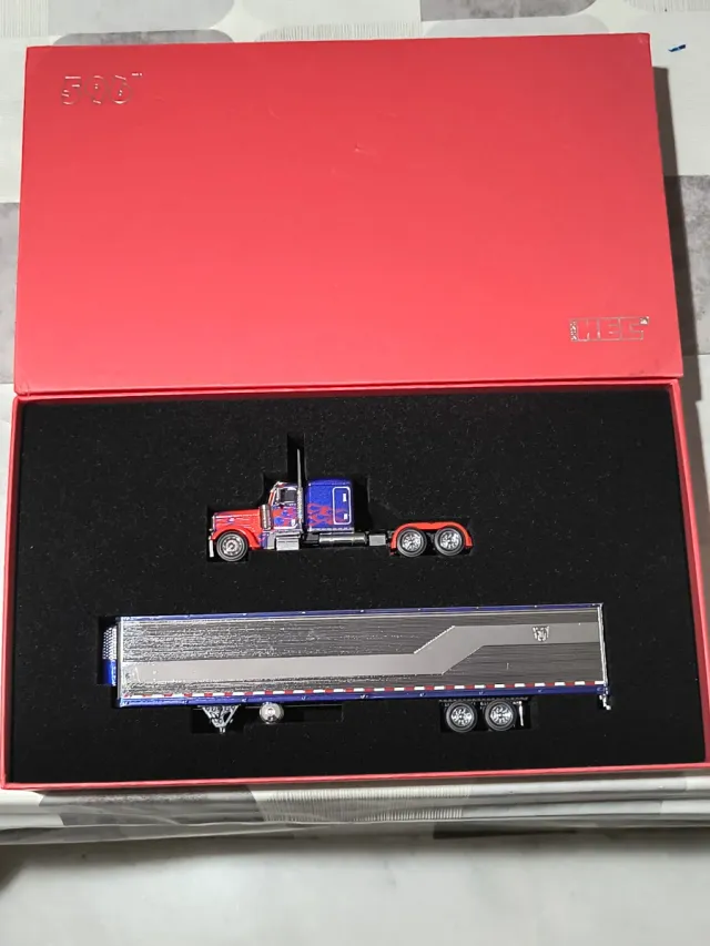 Camión Optimus Prime HEC 1:64