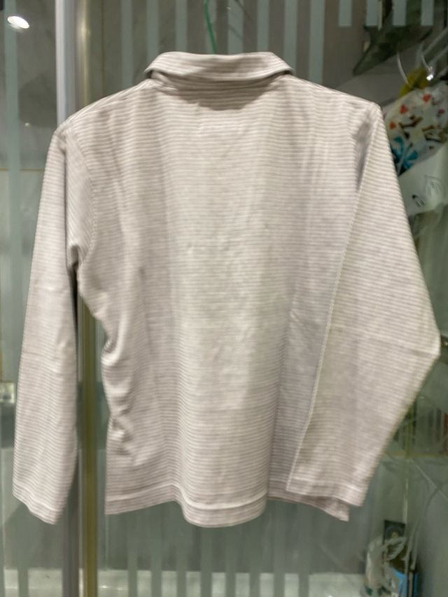 Camiseta de rayas grises y blancas Talla S