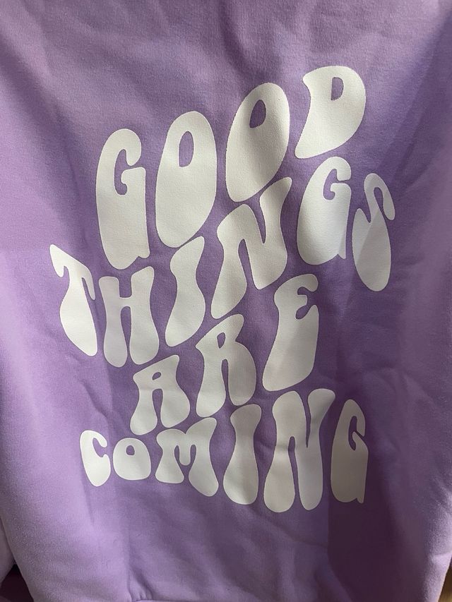 Sudadera Morada con Mensaje