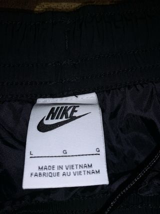 Pantalón Nike Air Tuned Negro Gris
