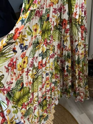 Vestido fiesta plisado cuello halter flores