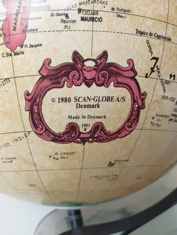 Globo terráqueo antiguo