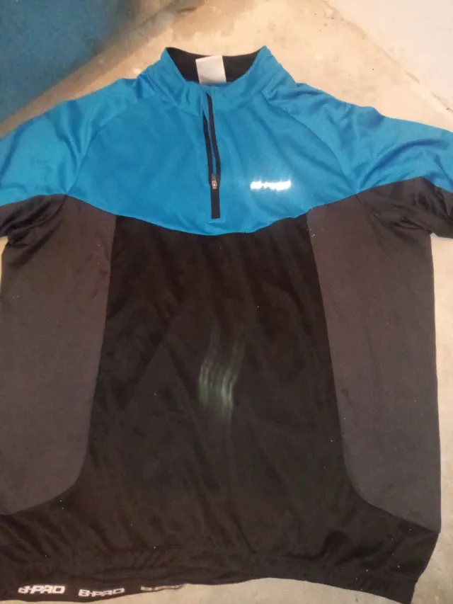 Camiseta ciclista B-PRO azul y negra