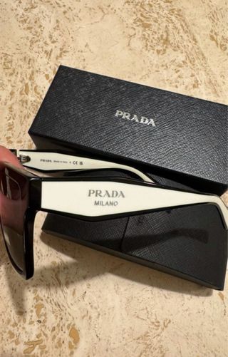 Gafas de sol Prada Negras