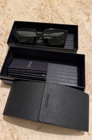 Gafas de sol Prada Negras