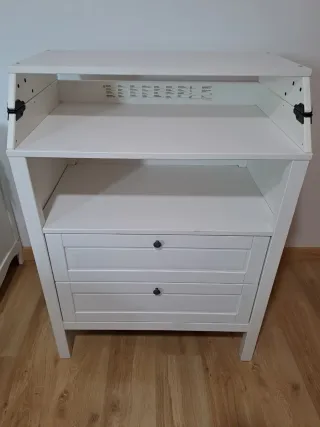 Cuna y cambiador bebé