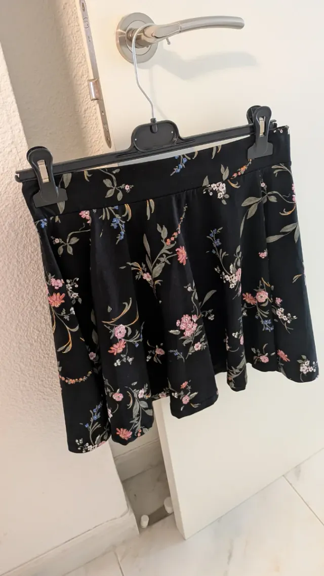 Falda estampada flores C&A